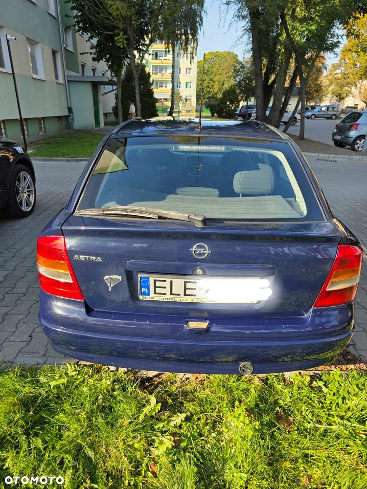 Opel Astra 2002 photo 2