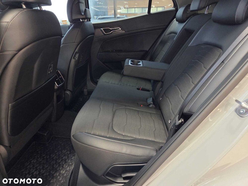 Kia Sportage 1.6 T-GDI HEV Business Line 2WD - 33