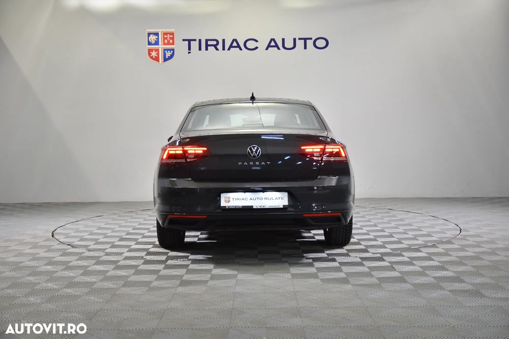 Volkswagen Passat - 4