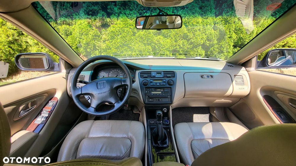 Honda Accord 2.0i ES - 7