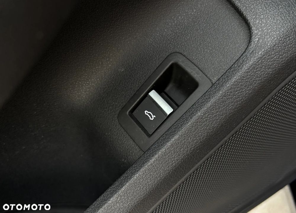 Audi A4 Avant 30 TDI S tronic advanced - 28