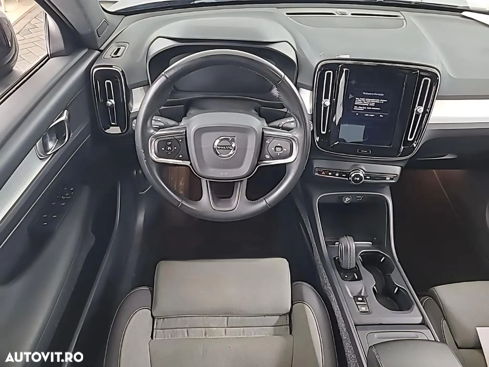 Volvo XC 40 T3 Geartronic Momentum Pro - 2