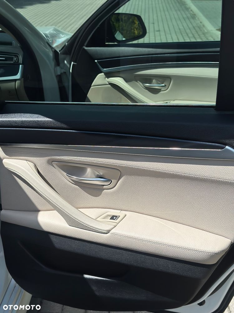 BMW Seria 5 525d xDrive Modern Line - 27