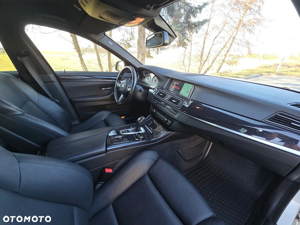 BMW Seria 5 535d xDrive Luxury Line - 7