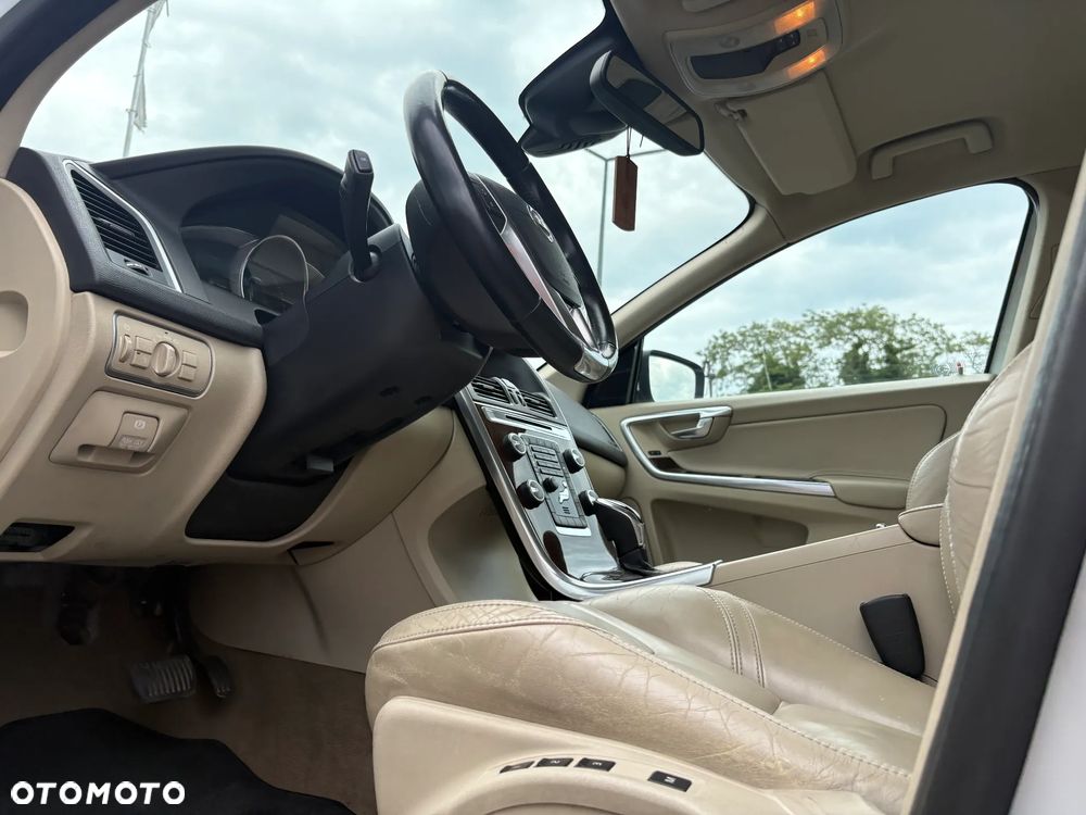 Volvo XC 60 2.4D AWD Summum - 11
