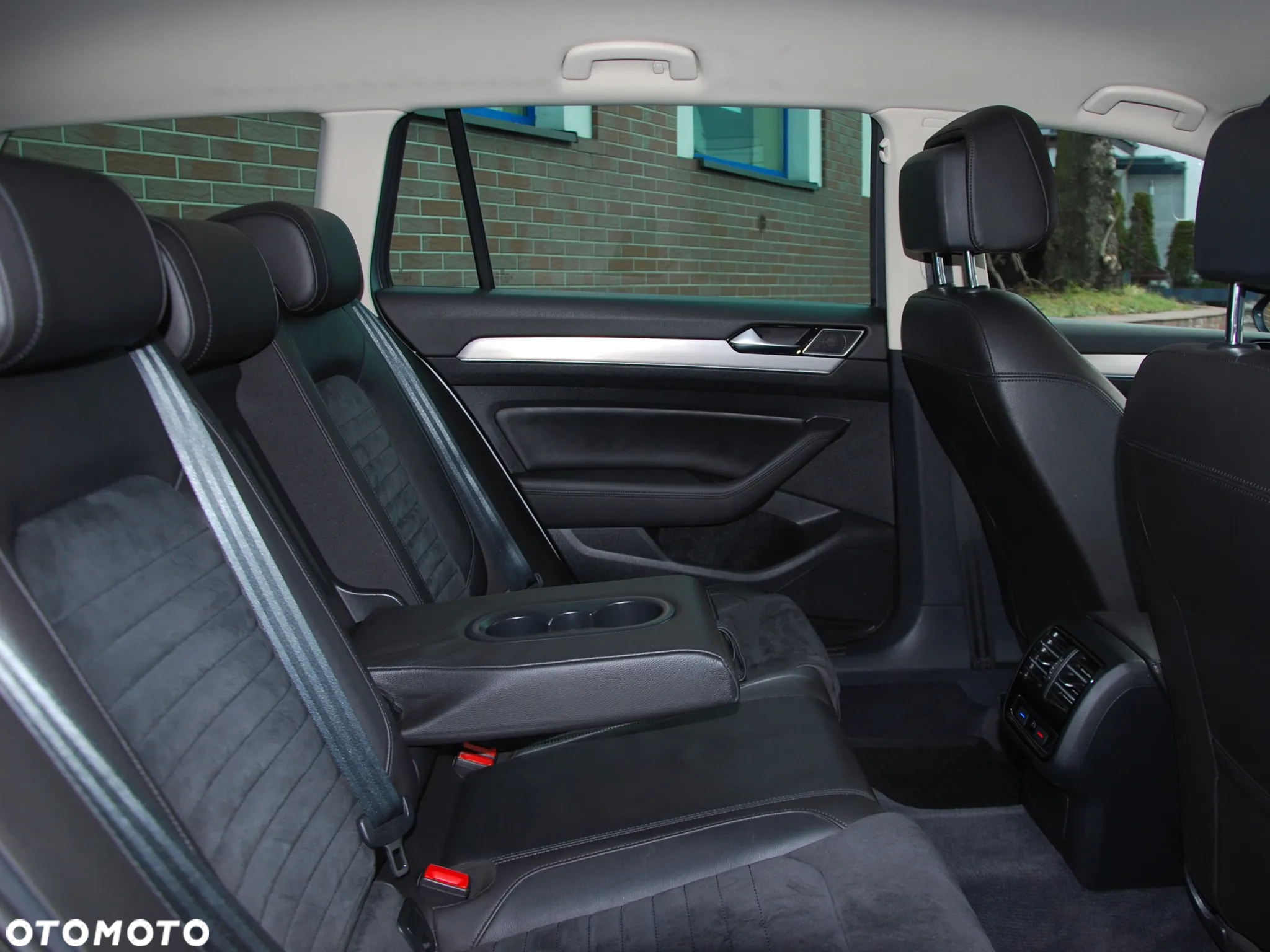 Volkswagen Passat 1.8 TSI BMT Highline - 25