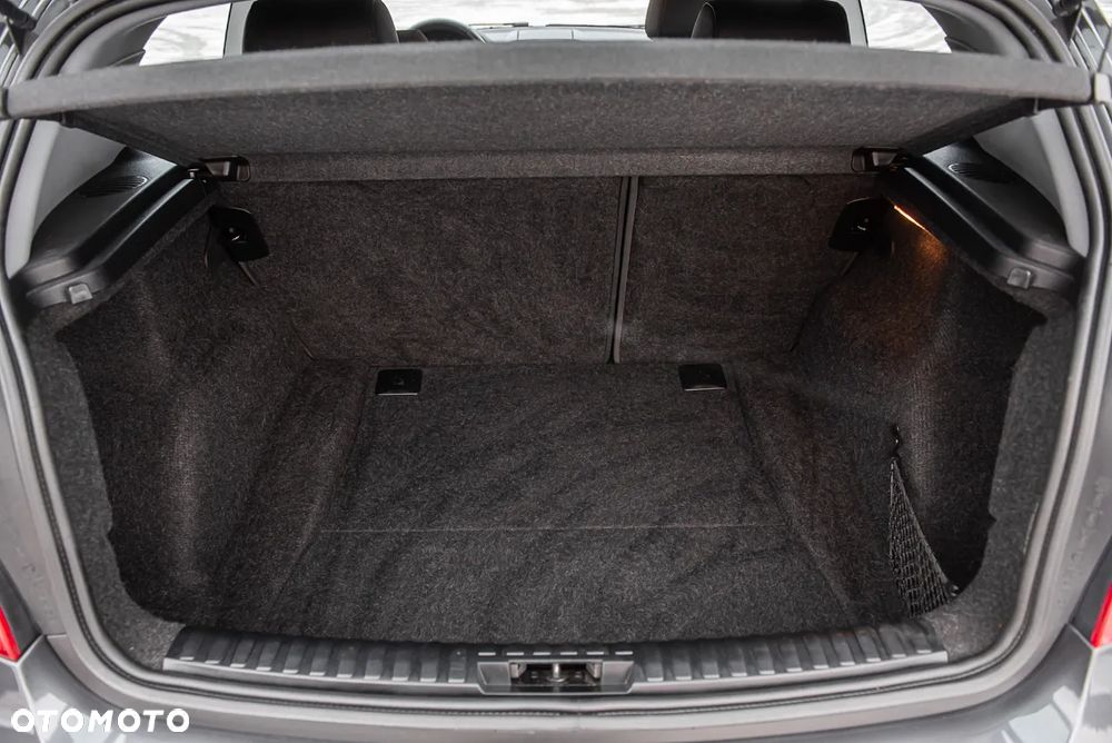 BMW Seria 1 120d DPF Edition Sport - 23