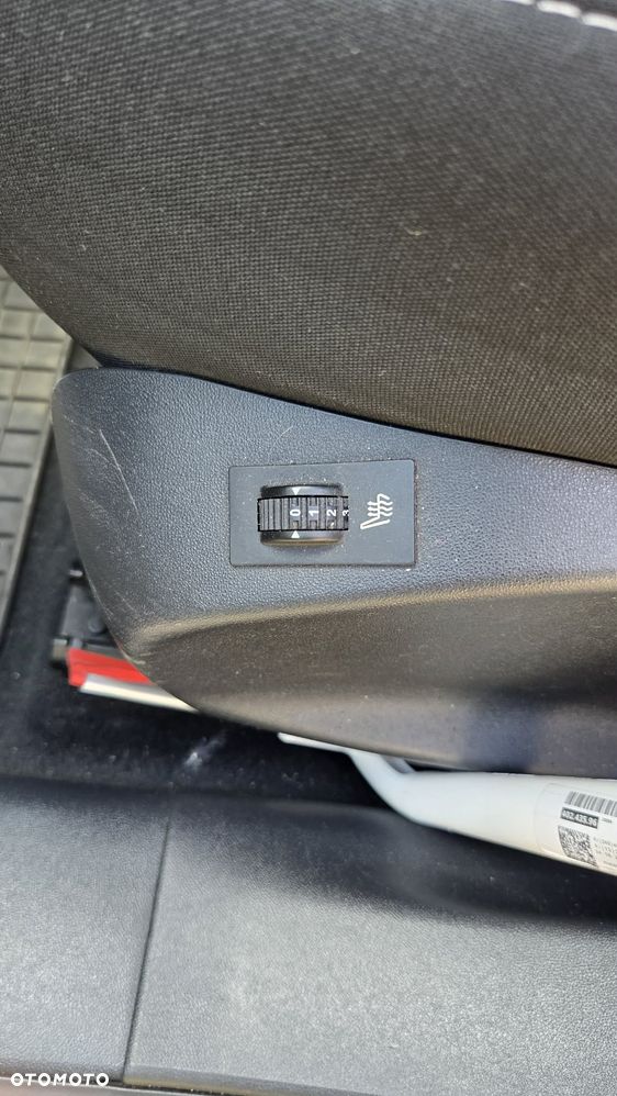 Peugeot 208 1.6 BlueHDi Allure S&S - 22