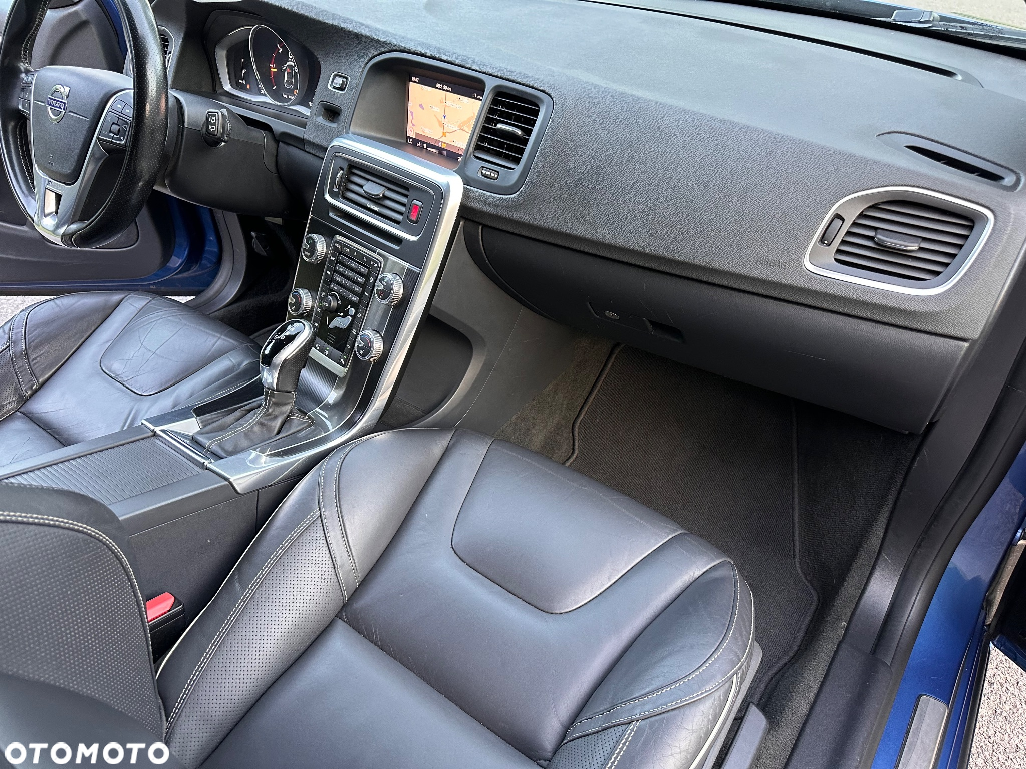 Volvo V60 D4 Drive-E R-Design Momentum - 19