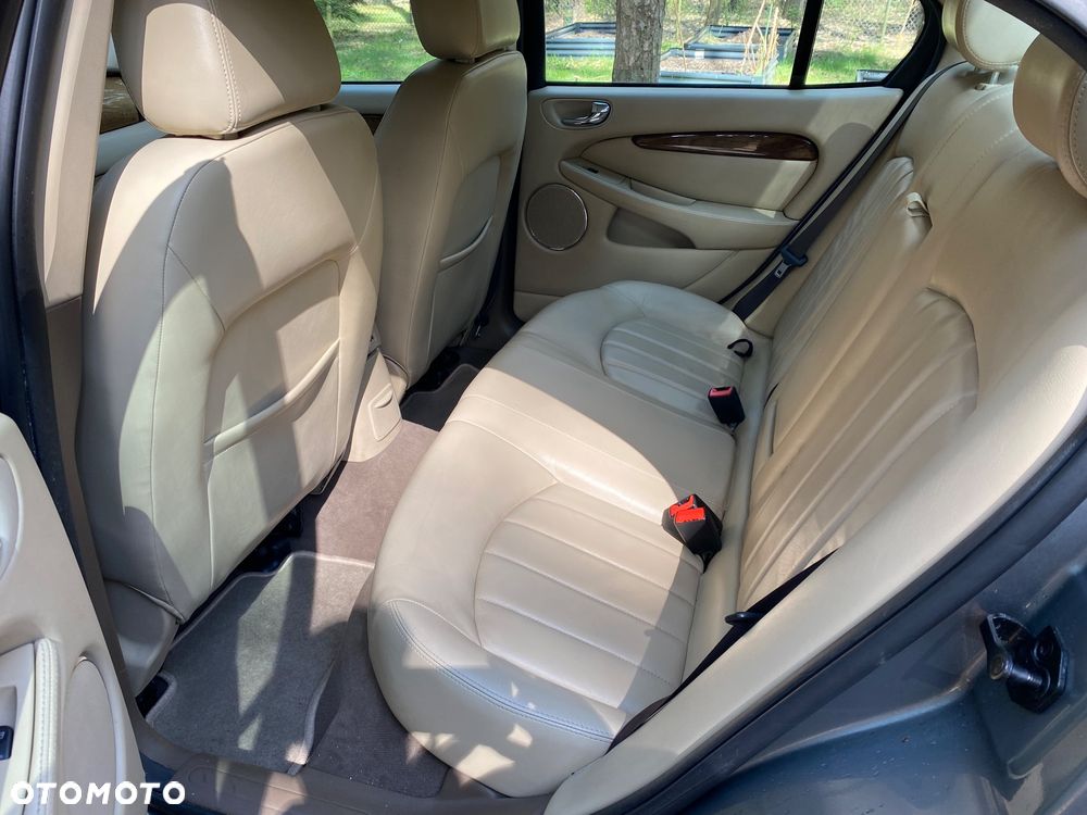 Jaguar X-Type 2.5 High - 8