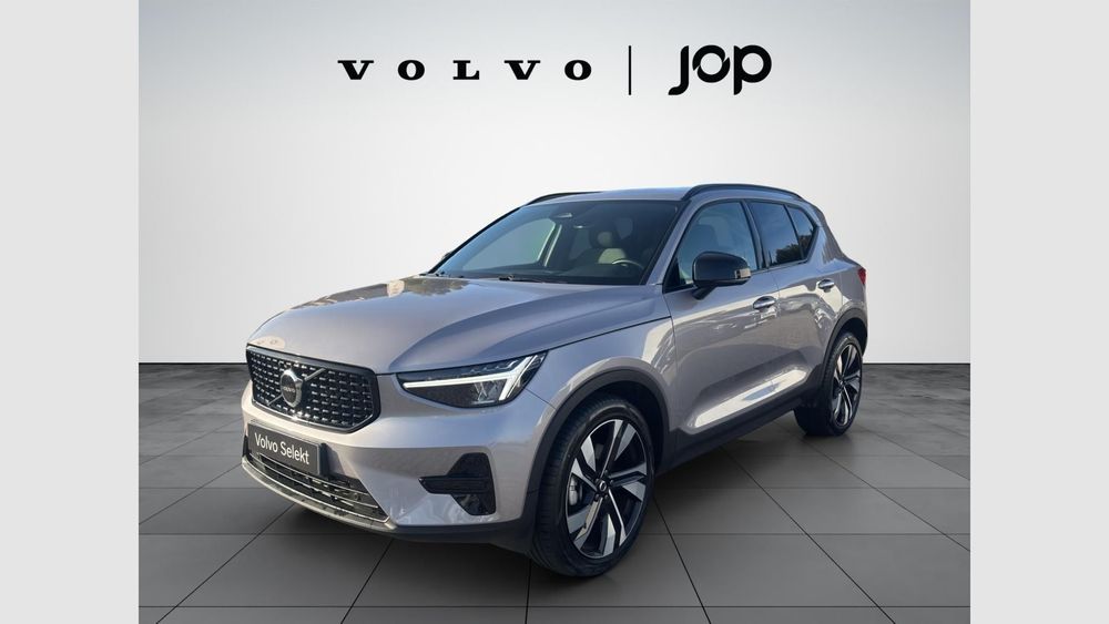 Volvo XC 40 2.0 B3 Plus Dark