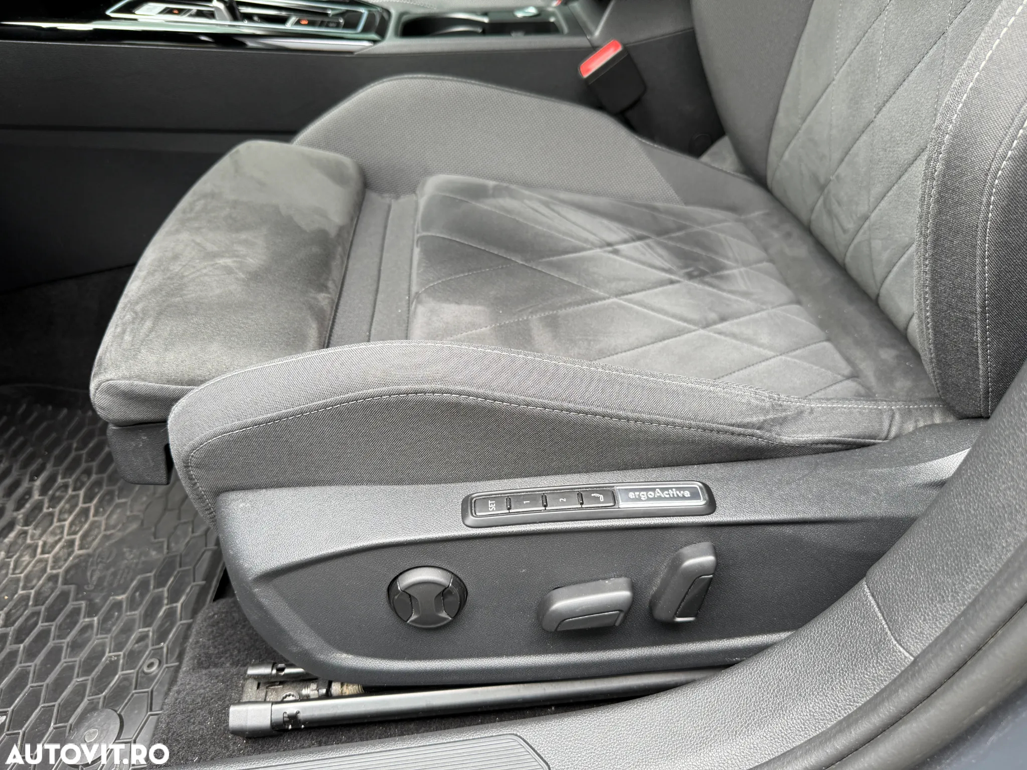 Volkswagen Golf 2.0 TDI DSG Style - 9