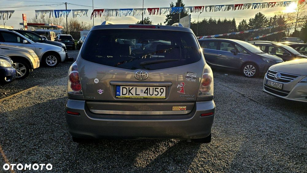 Toyota Corolla Verso - 13