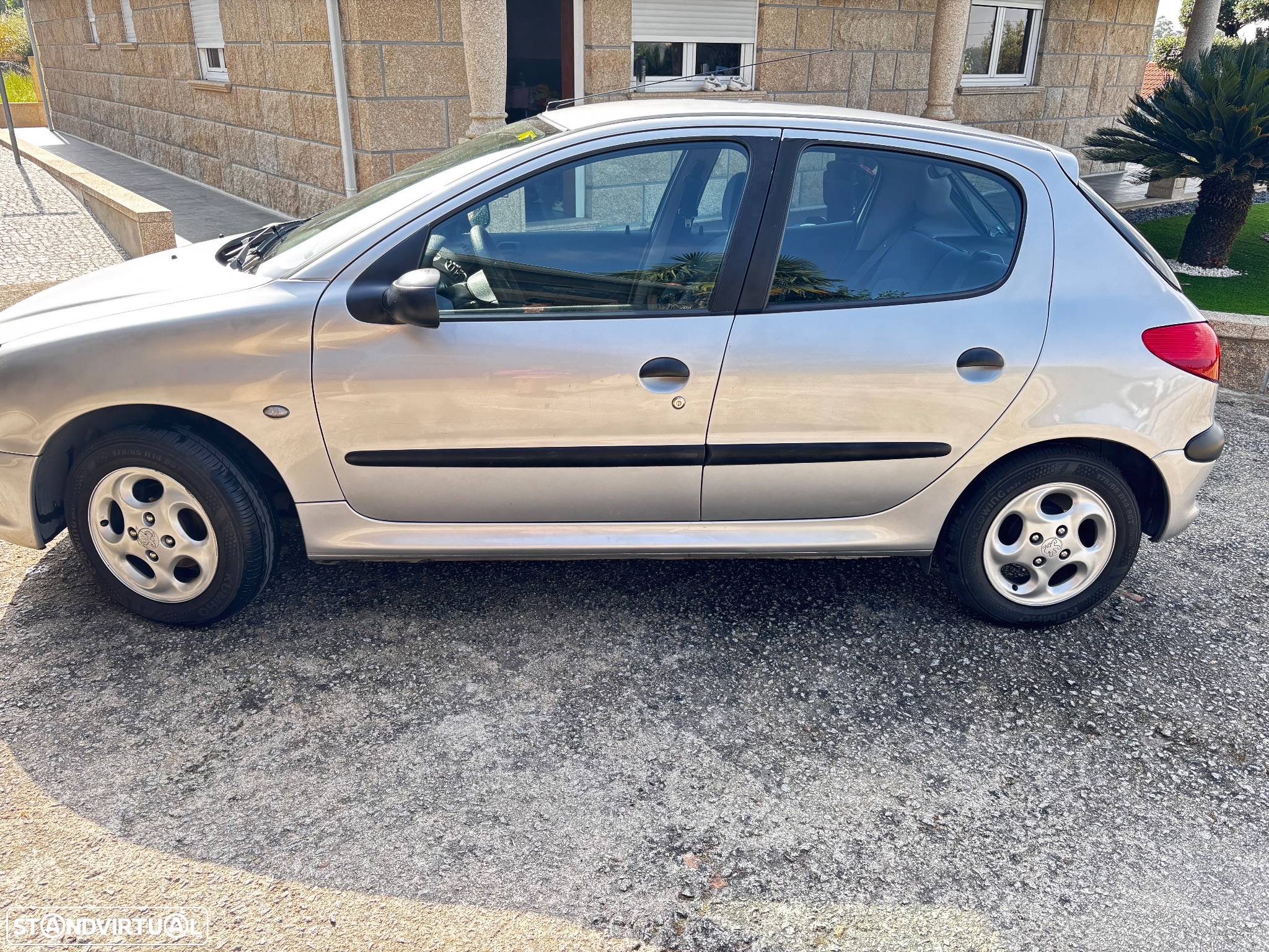 Peugeot 206 1.1 Color Line - 12