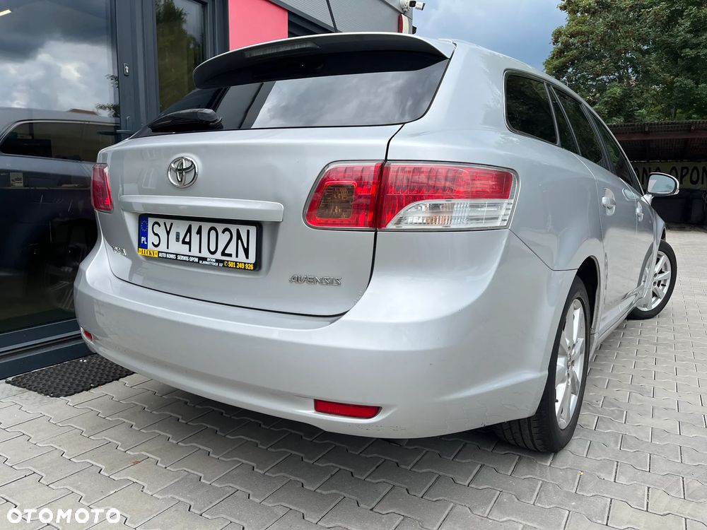 Toyota Avensis 2.0 D-4D Premium - 8