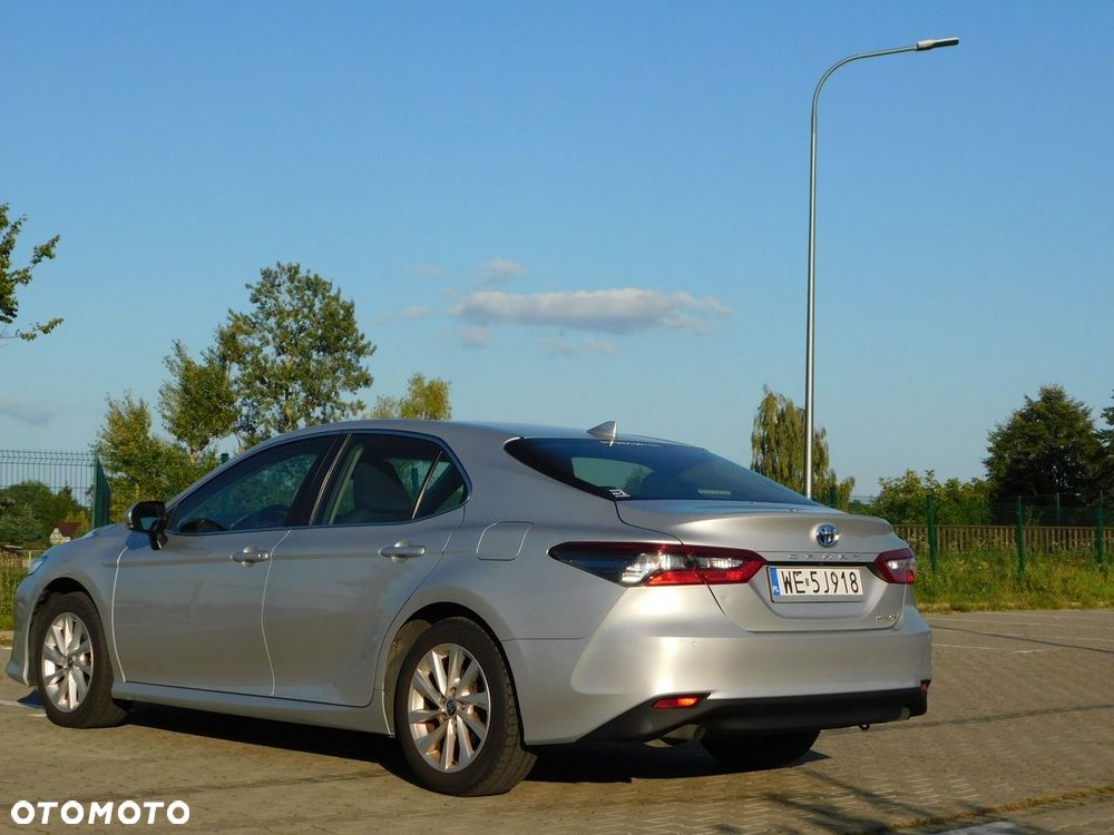 Toyota Camry - 19