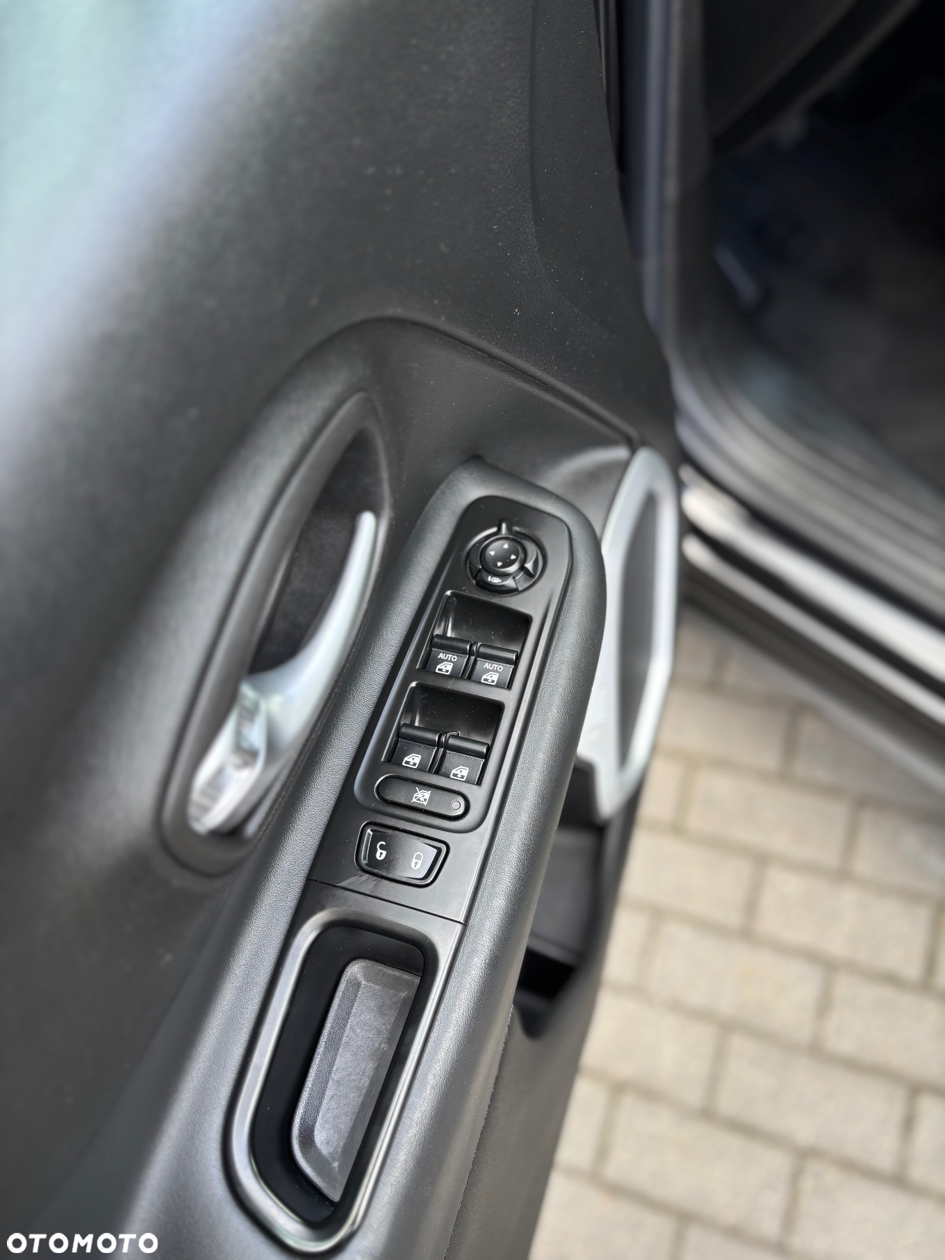 Jeep Renegade 1.4 MultiAir Limited FWD S&S - 11