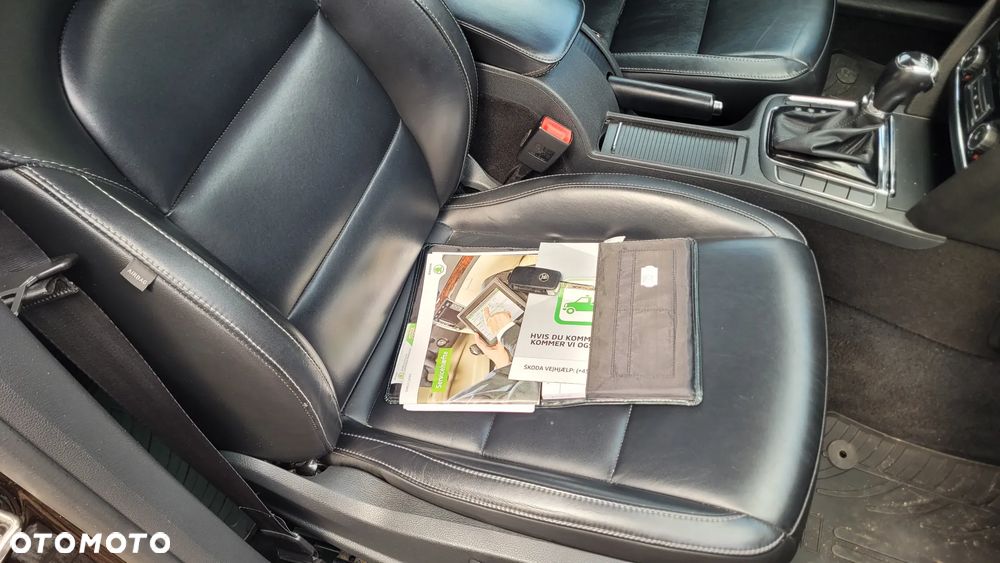 Skoda Superb 2.0 TDI Green tec DSG Elegance - 20