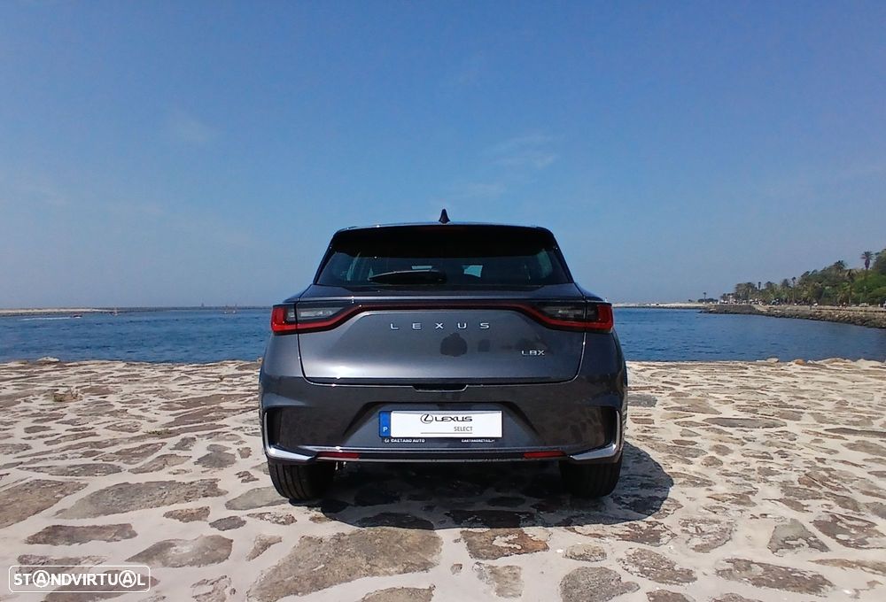 Lexus LBX Elegant - 6