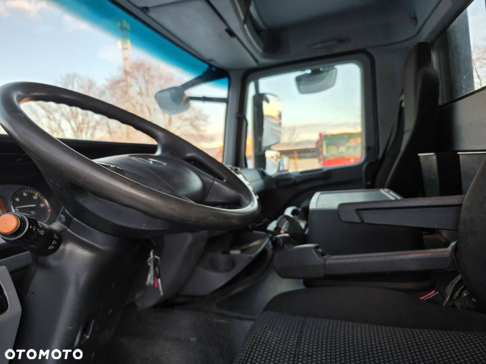 Mercedes-Benz ACTROS - 16