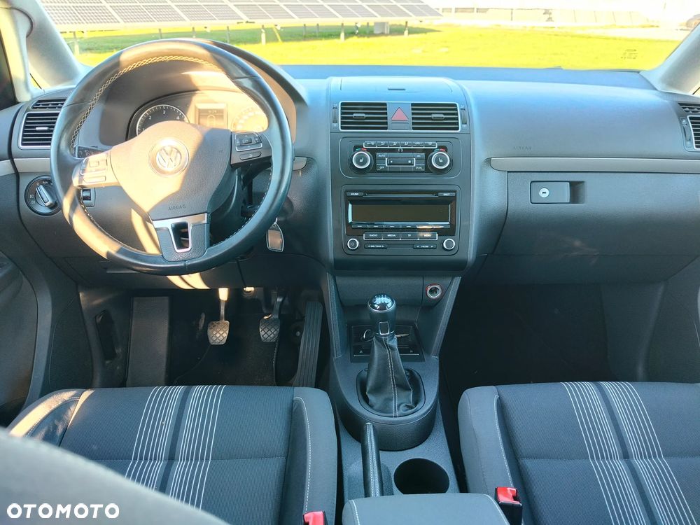 Volkswagen Touran - 5