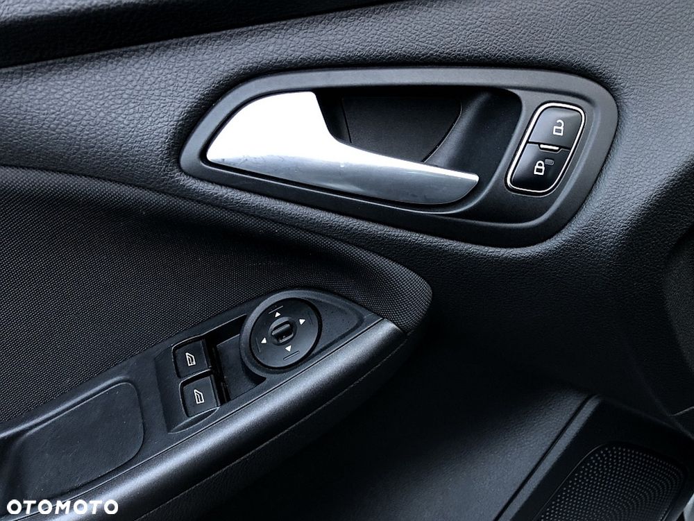 Ford Focus 1.6 Trend - 17
