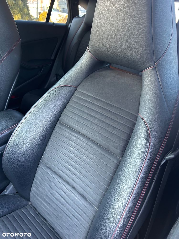 Mercedes-Benz CLA 200 7G-DCT - 7