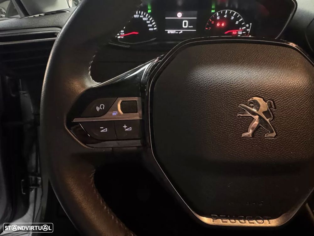 Peugeot 208 1.2 PureTech Active Pack - 21