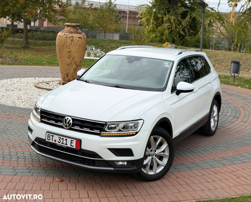 Volkswagen Tiguan - 1