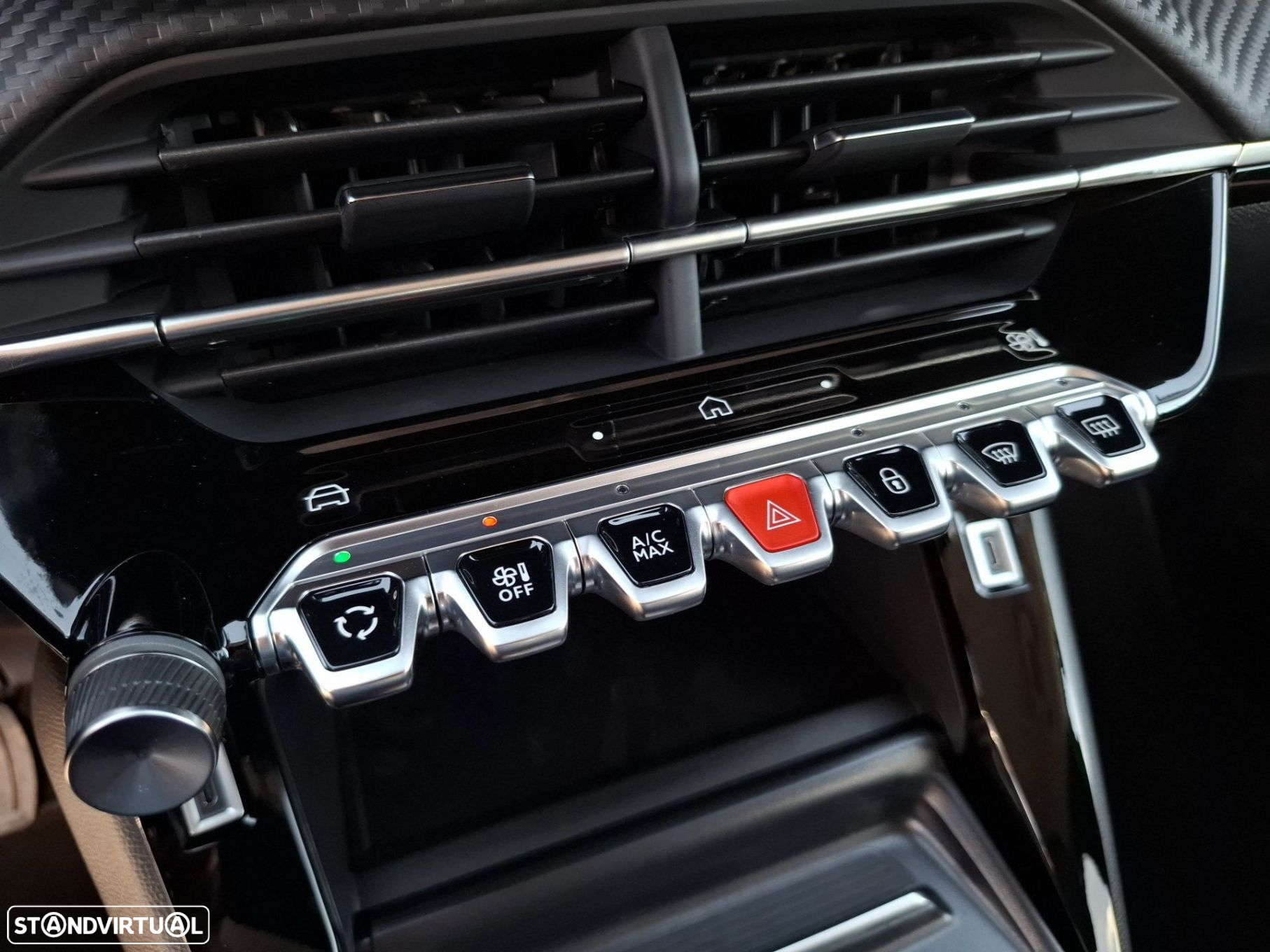 Peugeot 208 1.2 Hybrid Allure e-DCS6 - 19