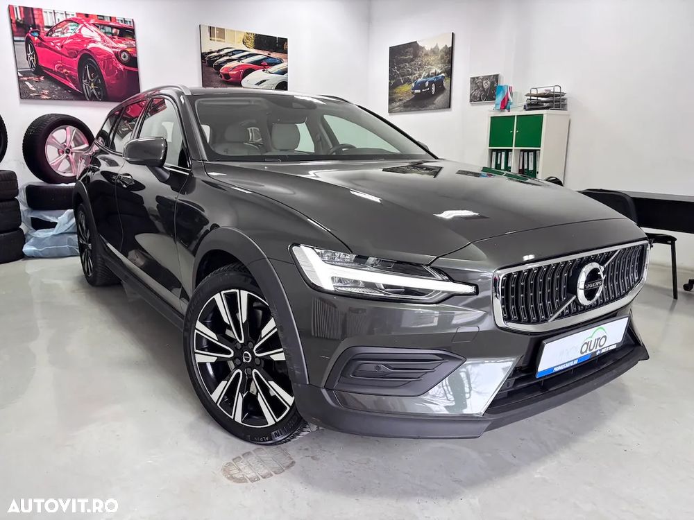 Volvo V60 V60CC B5 MHEV AT AWD Plus Bright - 3