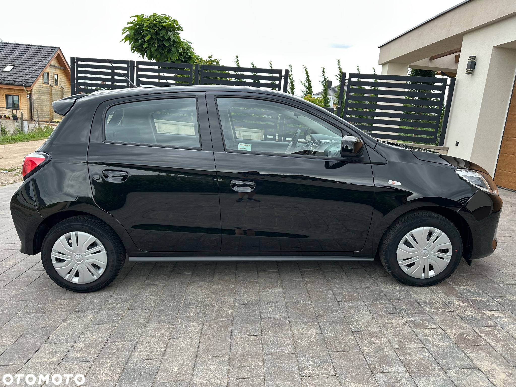 Mitsubishi Space Star 1.2 AS&G Intense - 11