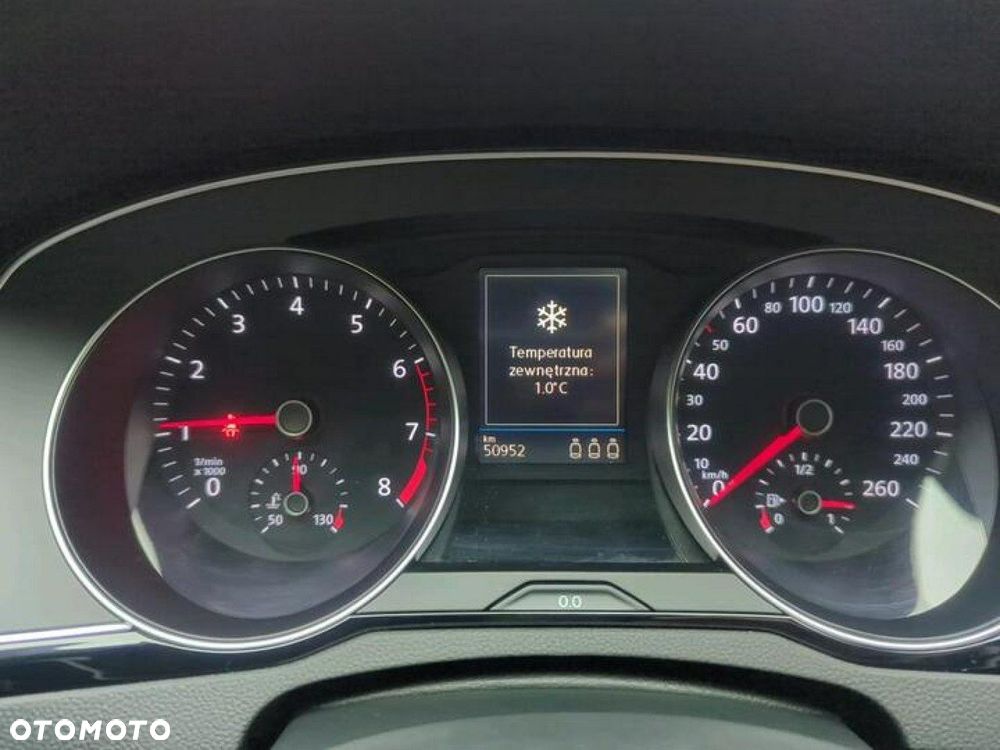 Volkswagen Passat - 9