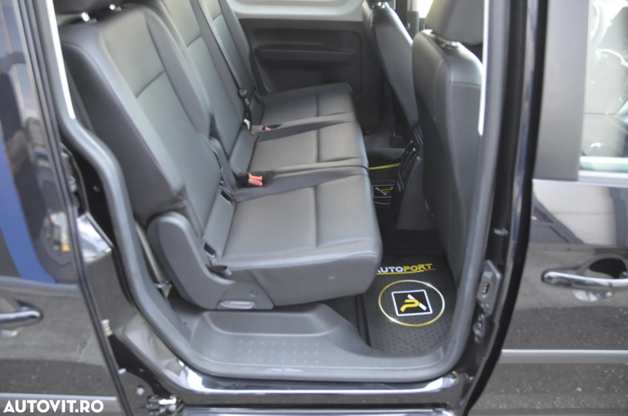 Volkswagen Caddy Maxi 2.0 TDI 90 kW DSG - 21