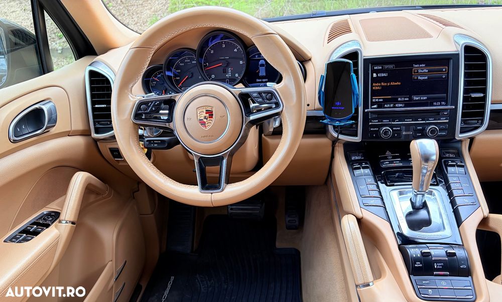 Porsche Cayenne Platinum Edition - 10