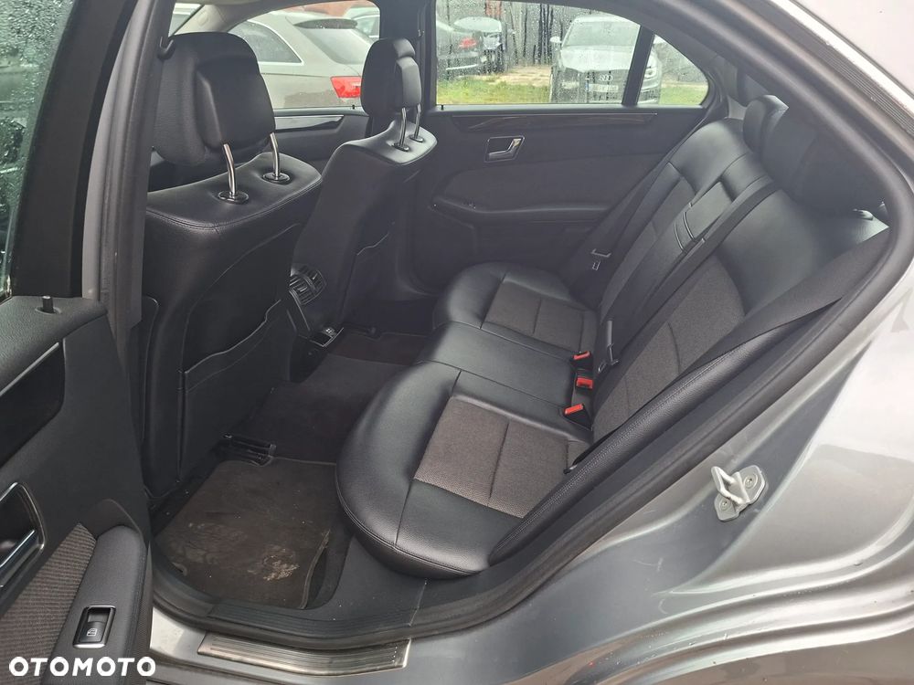 Mercedes-Benz Klasa E 220 CDI BlueEff Avantgarde - 13