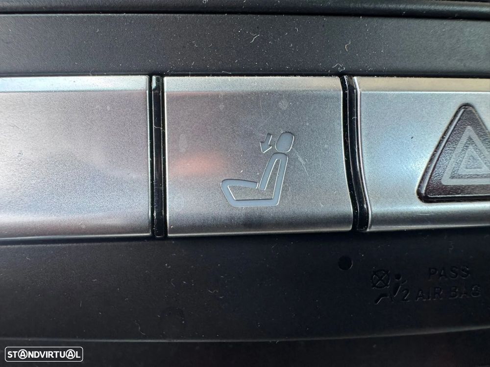 Mercedes-Benz E 300 Bluetec Hybrid Avantgarde - 42