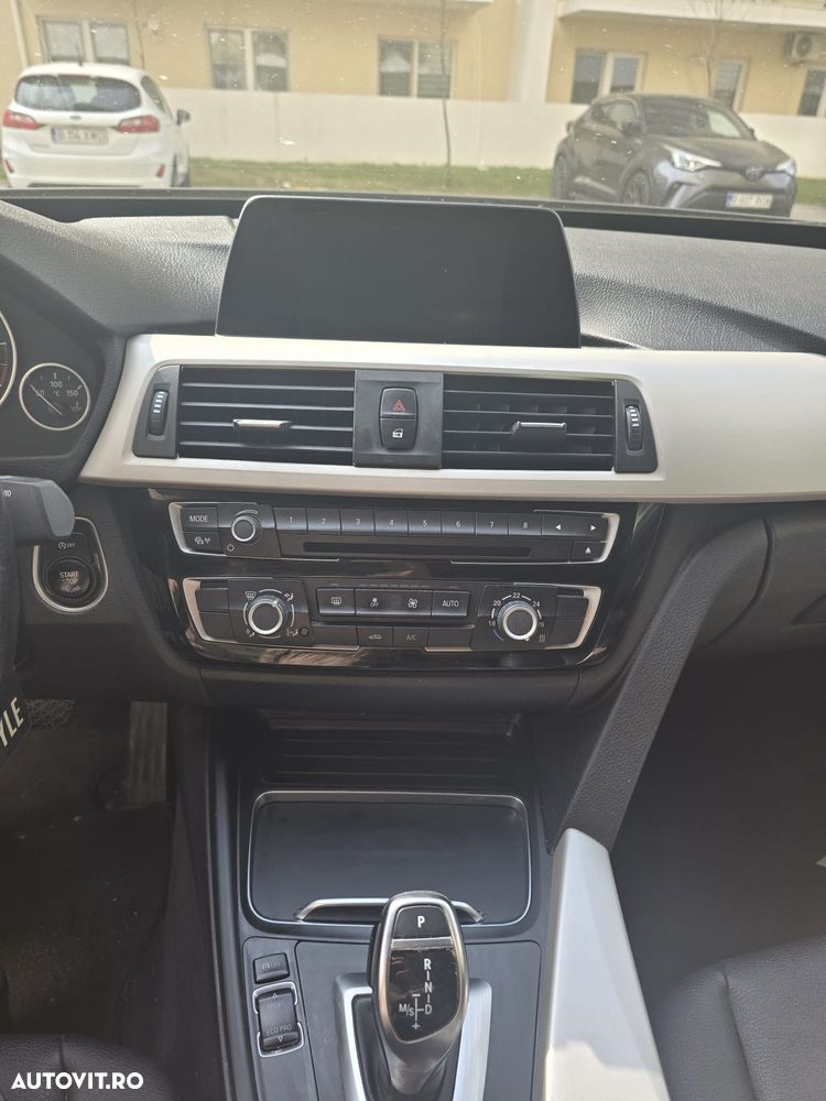 BMW Seria 3 320d xDrive DPF Aut. Edition Fleet Sport - 2