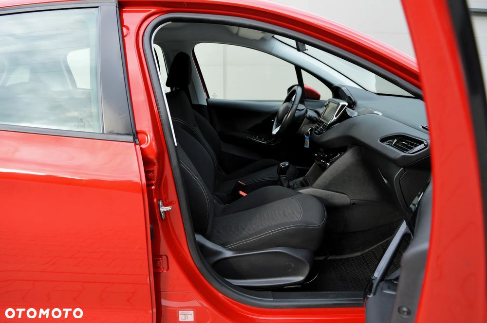 Peugeot 208 1.2 PureTech Allure - 11