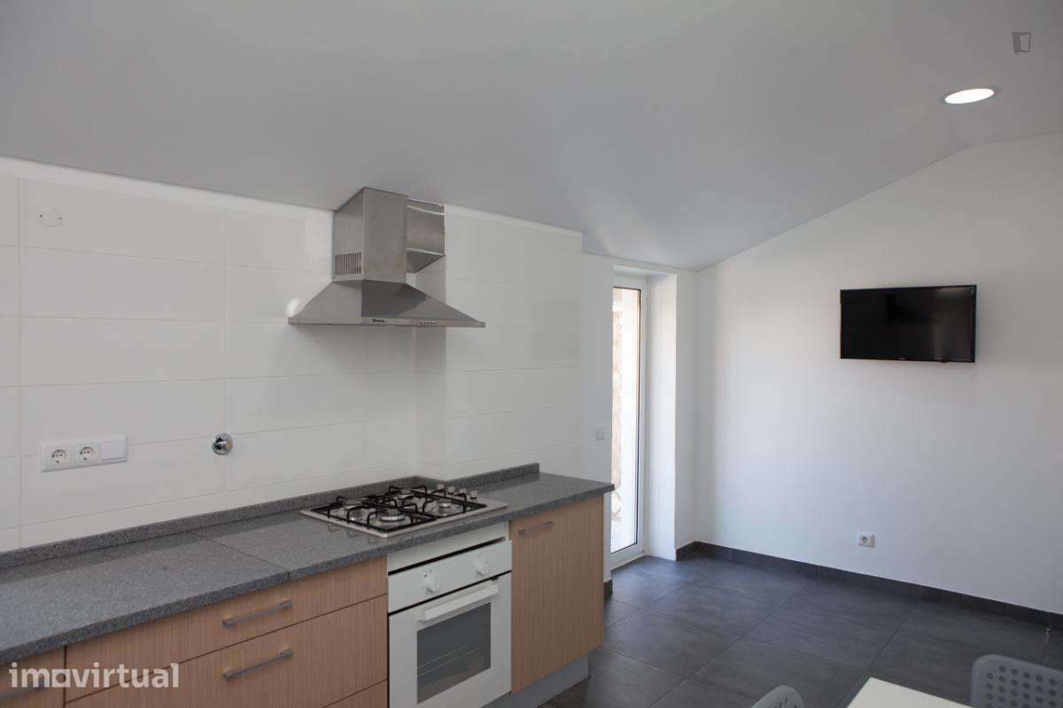 Quarto - localizado em Montes Claros Coimbra - Grande imagem: 2/21