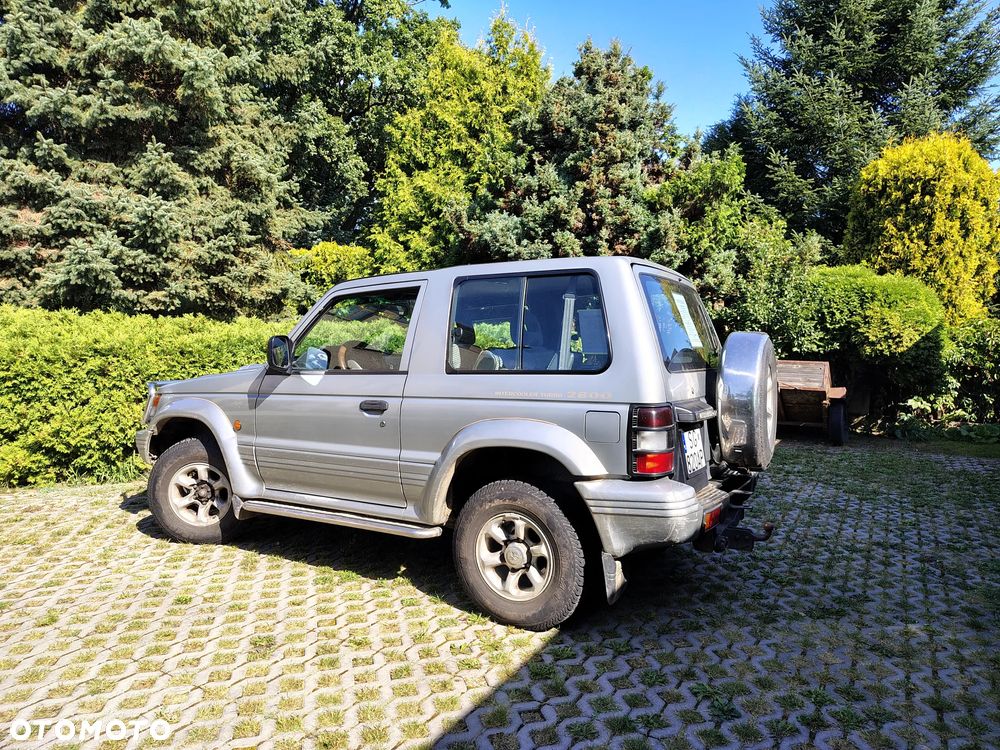 Mitsubishi Pajero - 1
