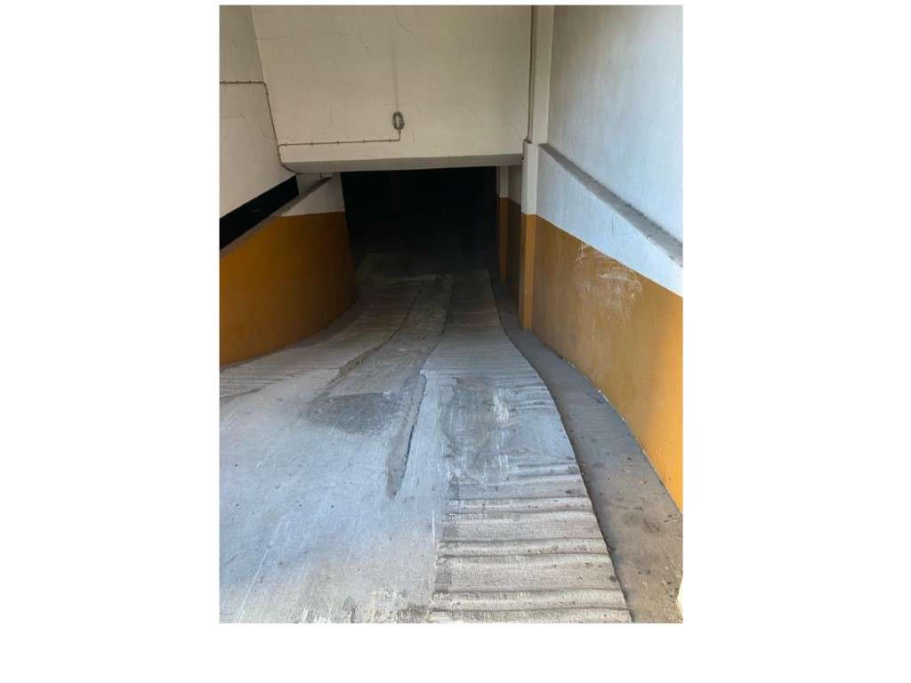 Lugar de Garagem para Venda - Vila Nova de Gaia - Grande imagem: 3/4