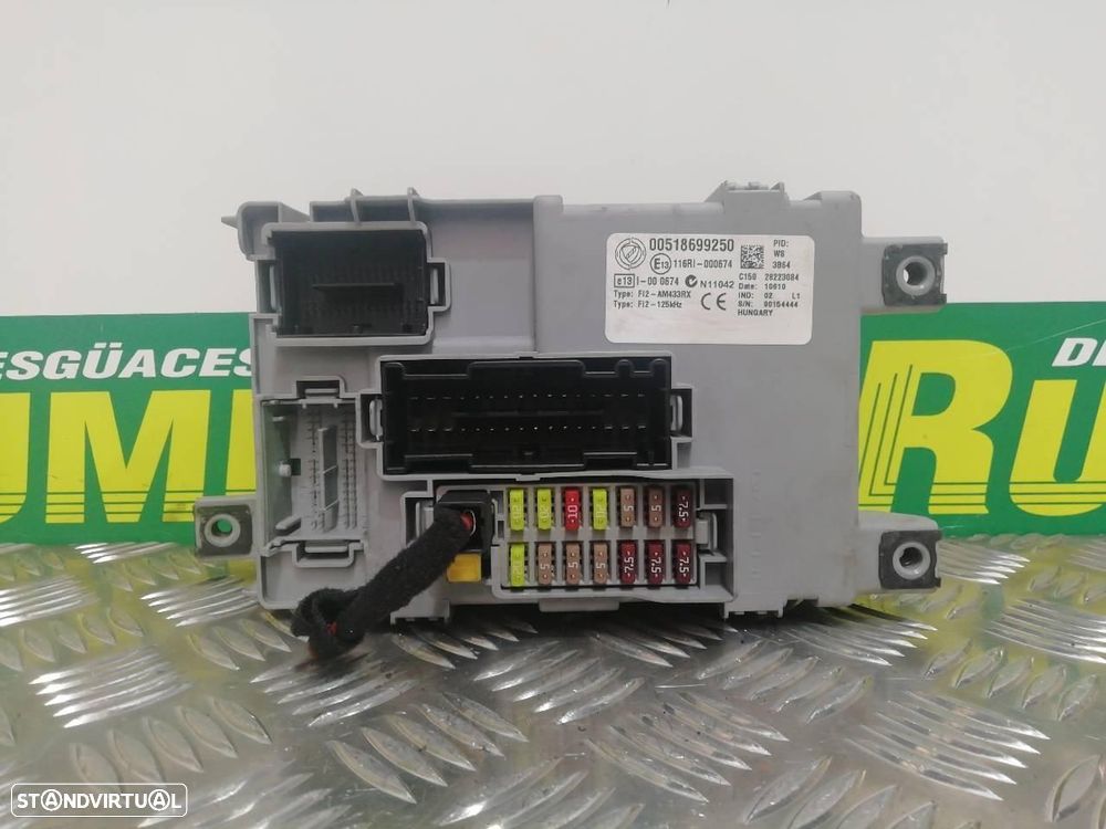 CAIXA DE RELES FUSÍVEIS FIAT GRANDE PUNTO 199 - 1