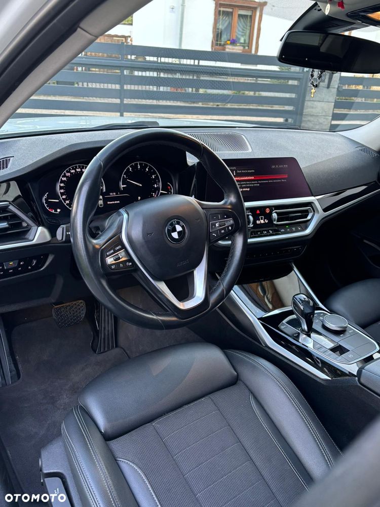 BMW Seria 3 318i - 29