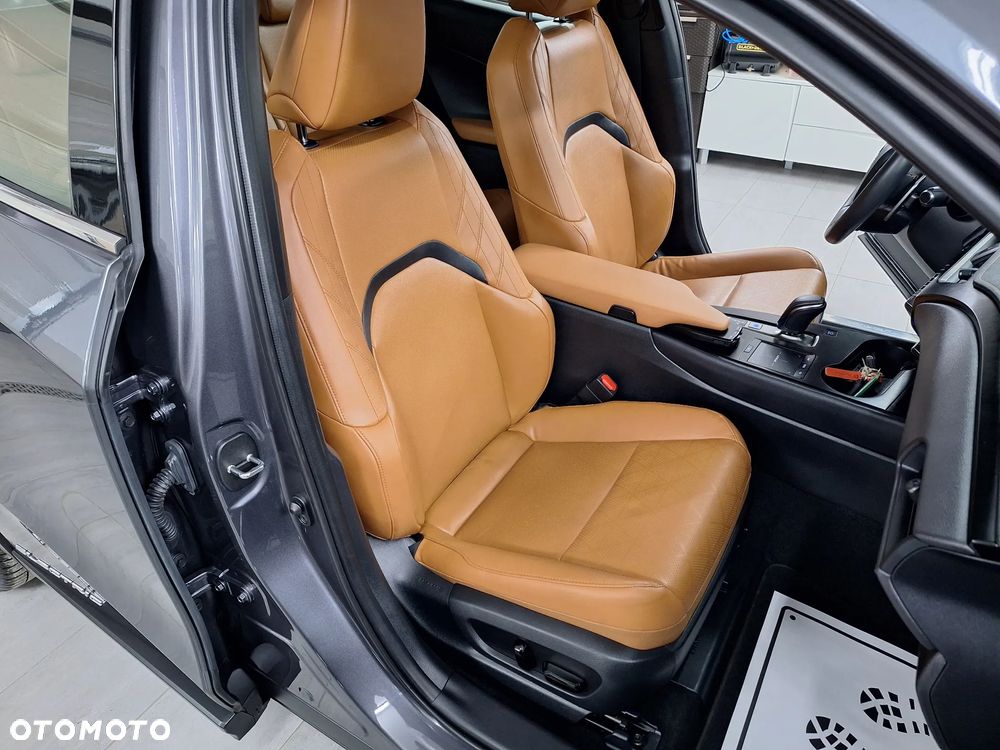 Lexus UX 300e Executive Line - 29