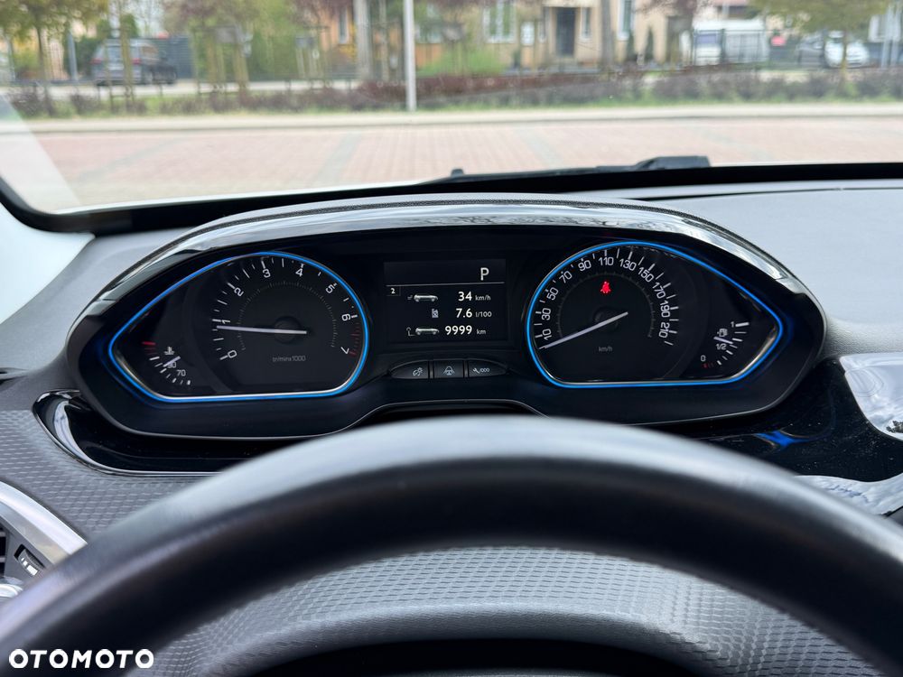 Peugeot 2008 1.2 Pure Tech Allure S&S EAT6 - 13