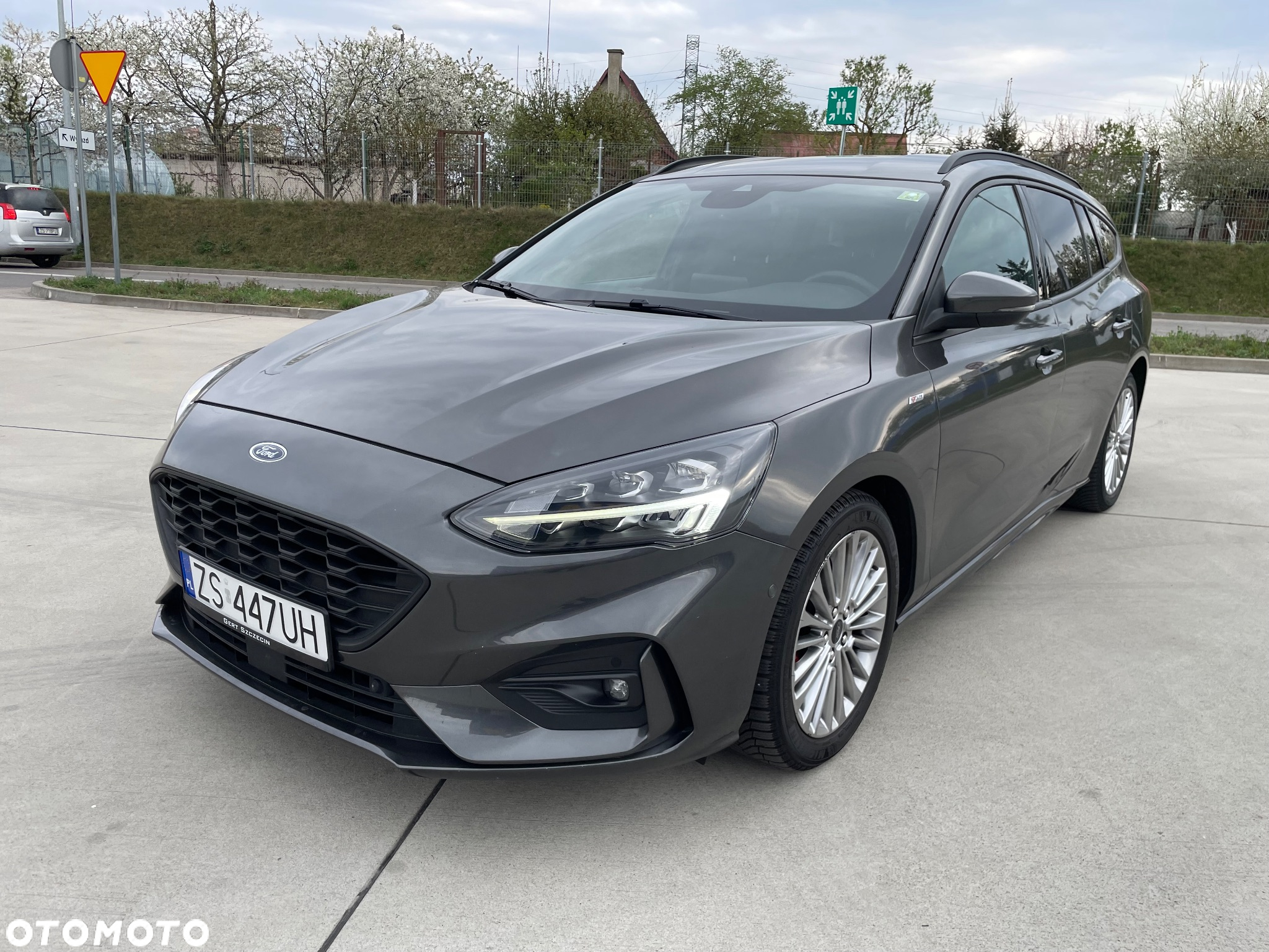 Ford Focus Turnier 1.0 EcoBoost Start-Stopp-System ST-LINE - 2
