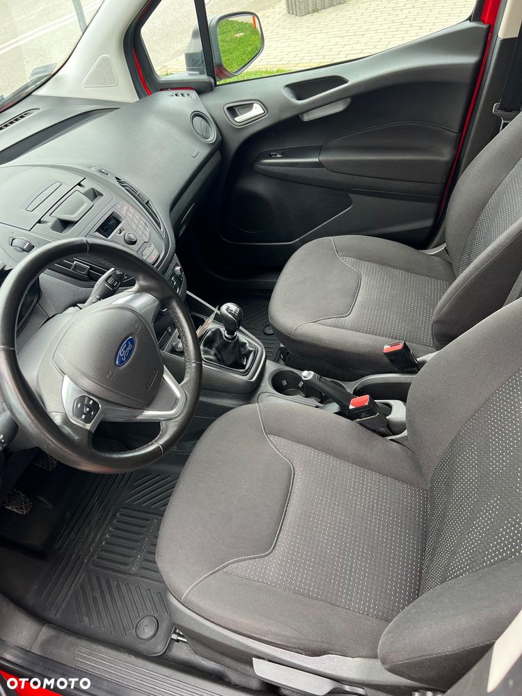 Ford Transit Courier - 9
