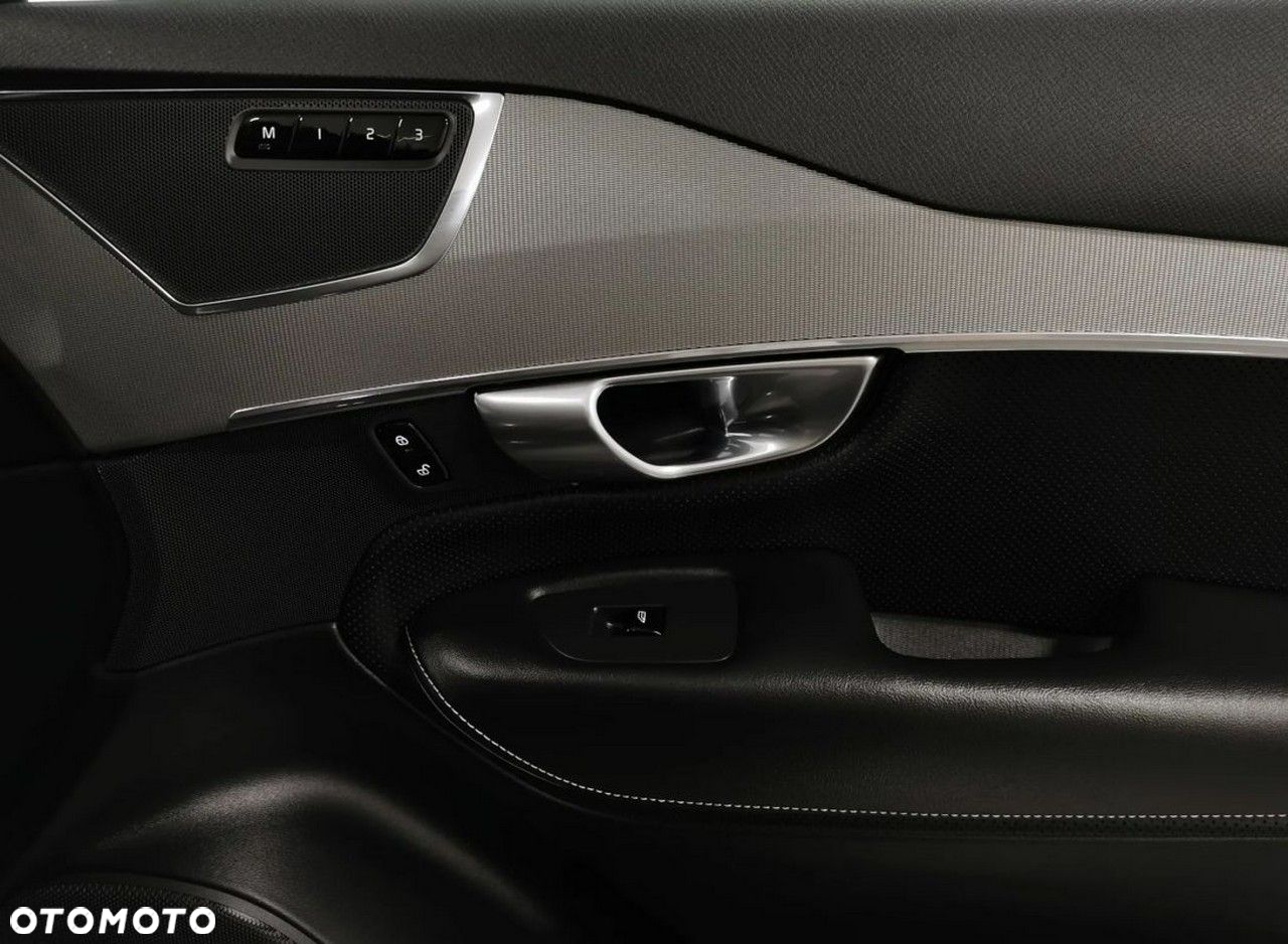 Volvo XC 90 D5 AWD R-Design - 24