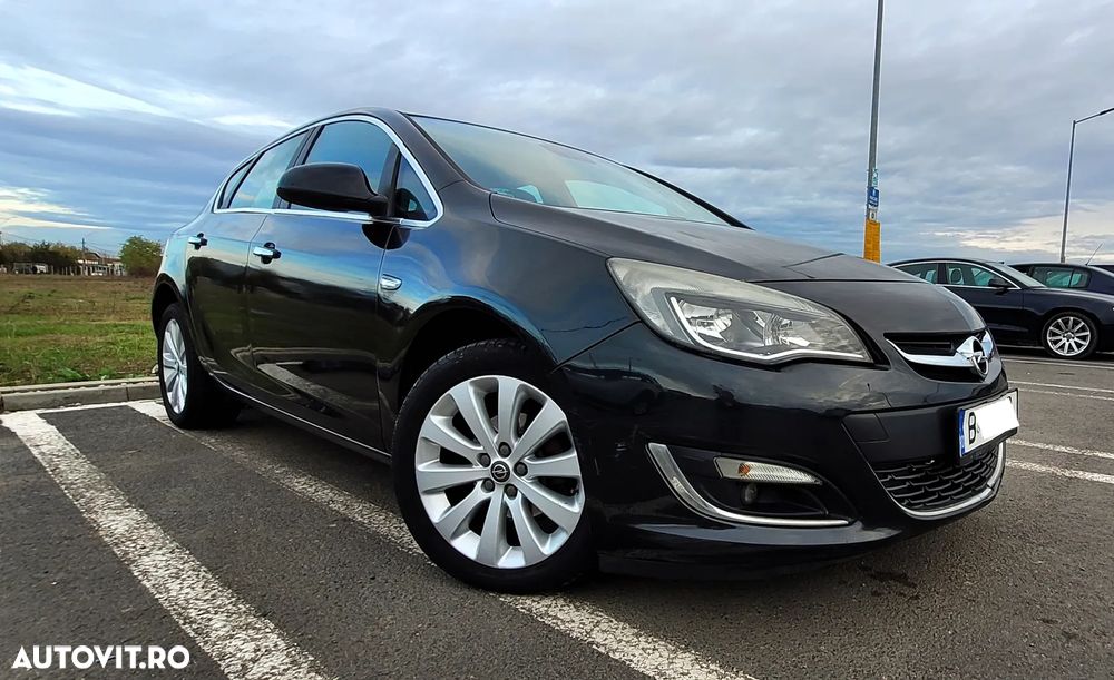 Opel Astra 1.4 Turbo ECOTEC Cosmo - 1